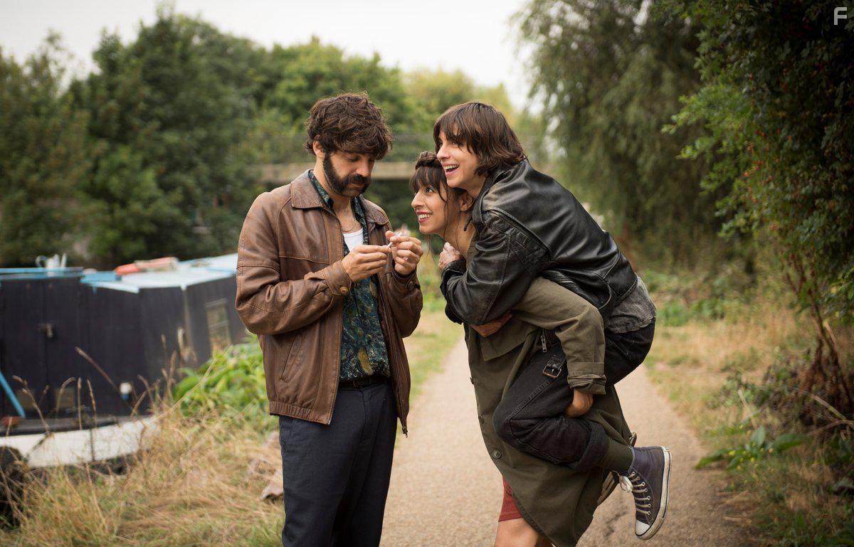 Natalia Tena, David Verdaguer, and Oona Chaplin in Anchor and Hope (2017)