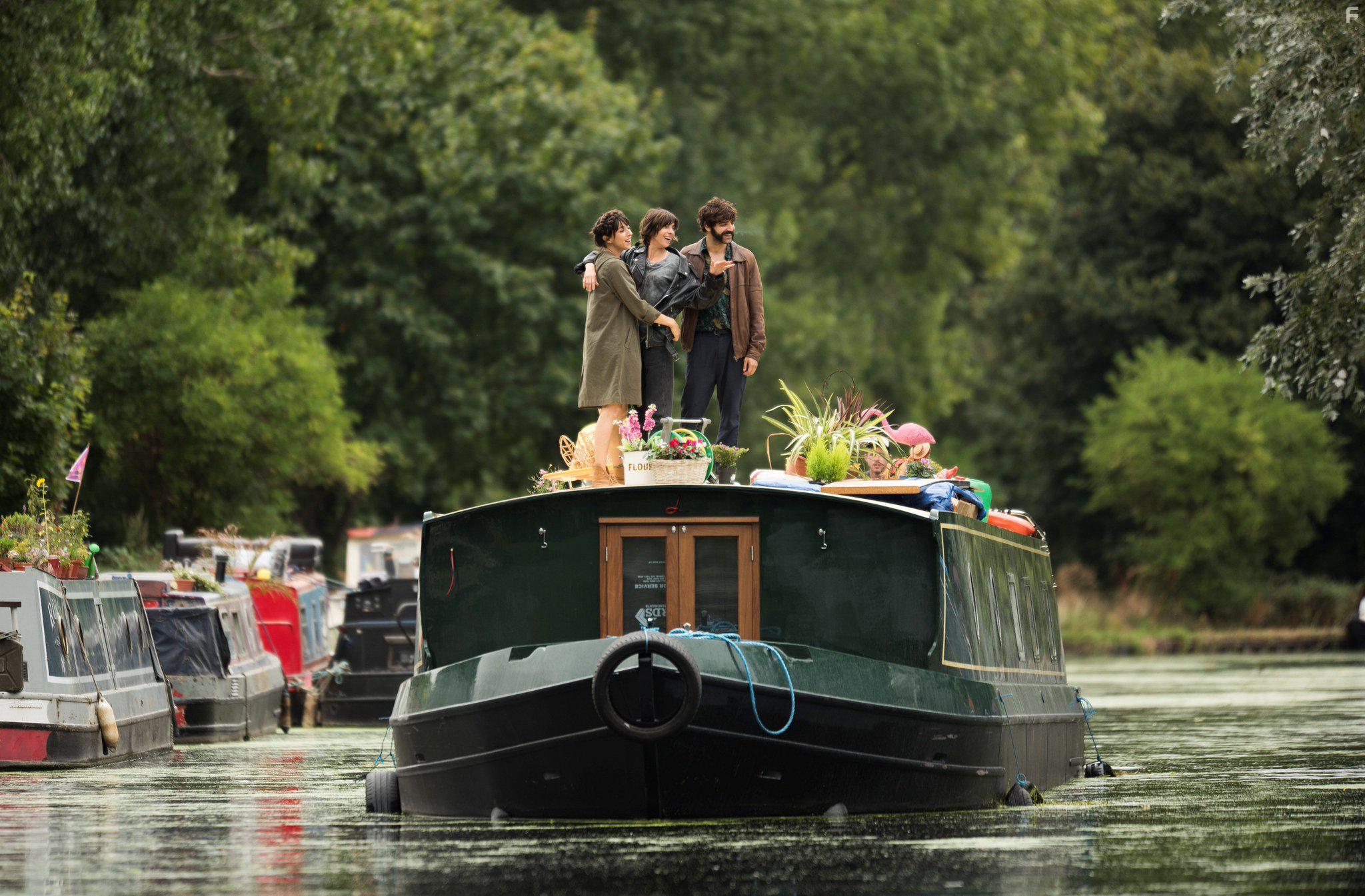 Natalia Tena, David Verdaguer, and Oona Chaplin in Anchor and Hope (2017)