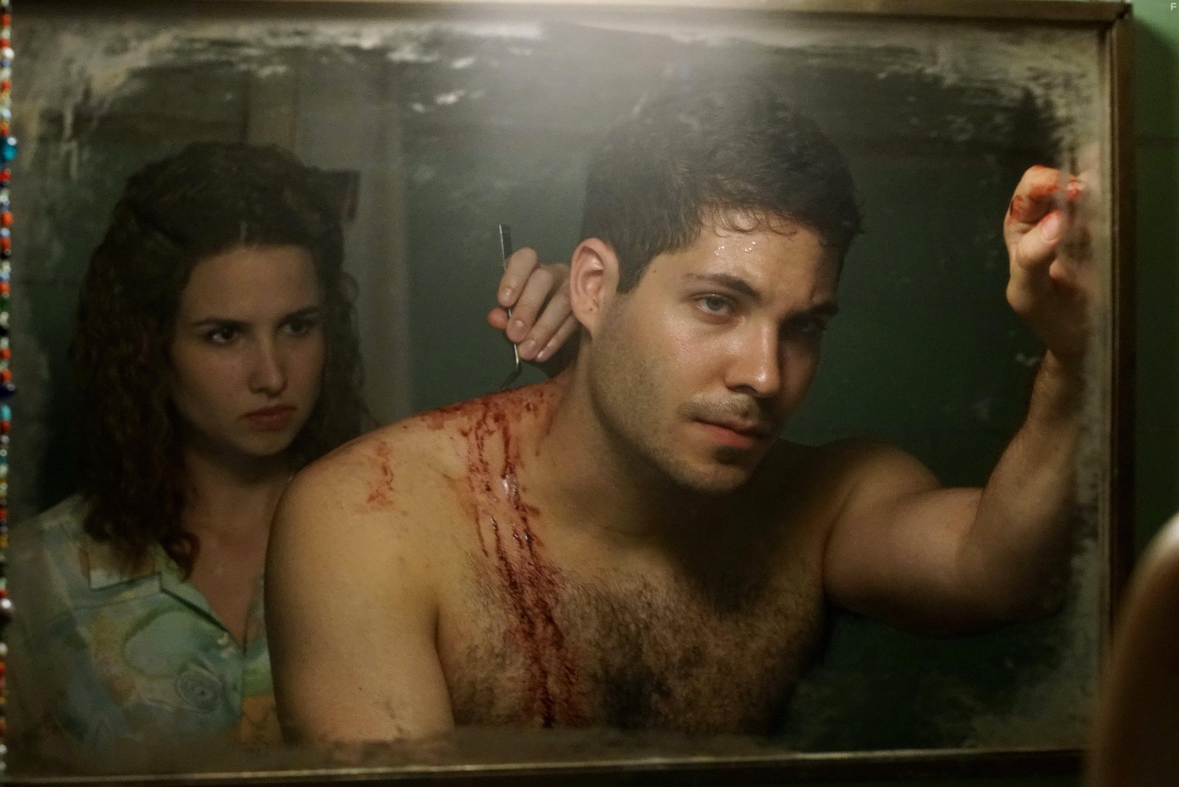 Piroska Mga and Bence Szalay in A Viszkis (2017)