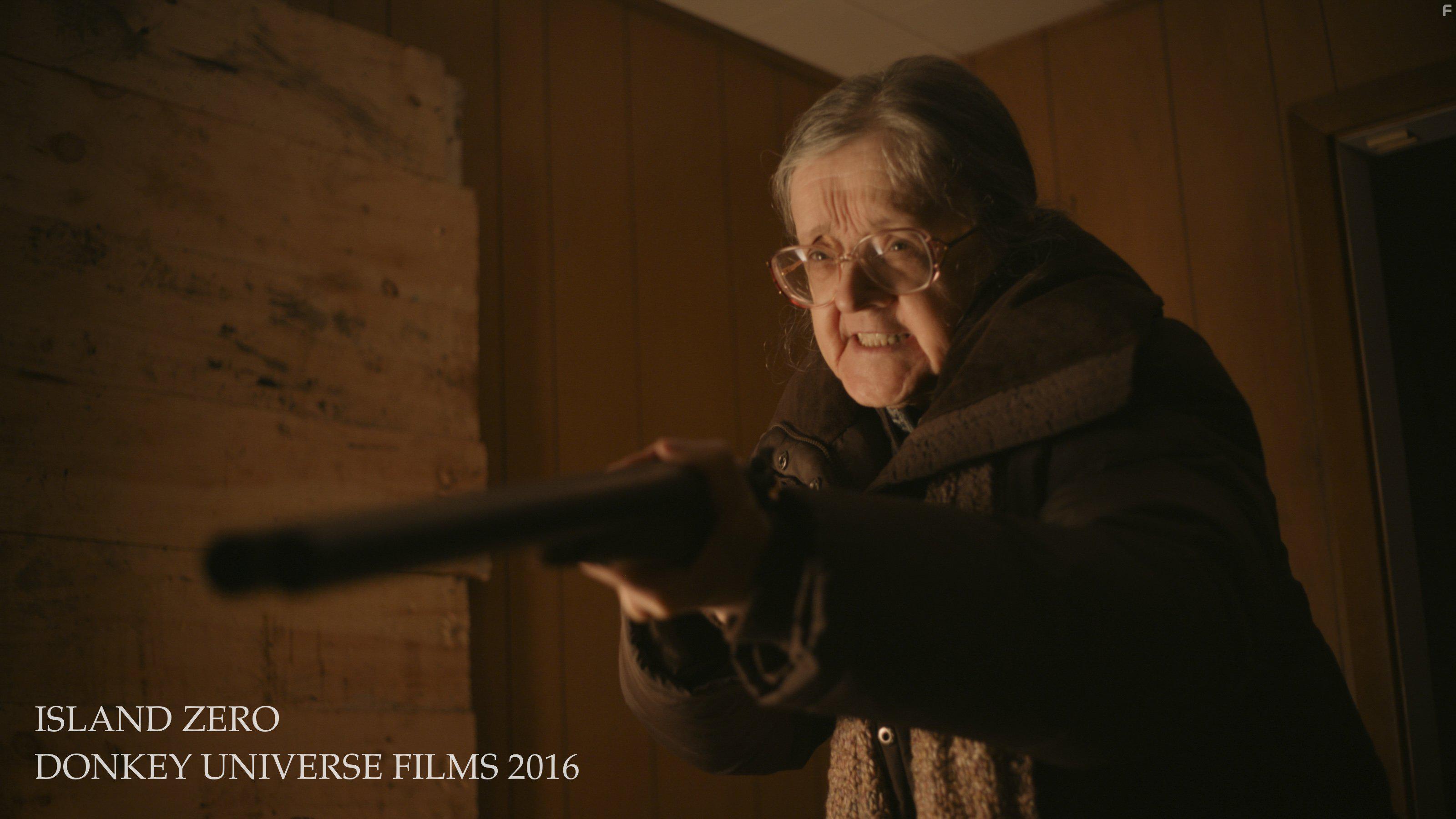 Anabel Graetz in Island Zero (2017)