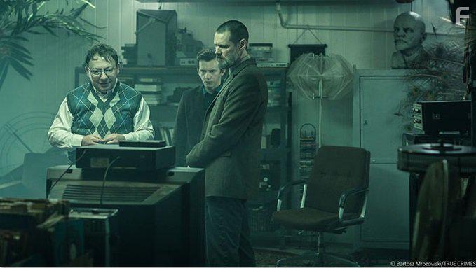 Jim Carrey, Zbigniew Zamachowski, and Piotr Glowacki in True Crimes (2016)