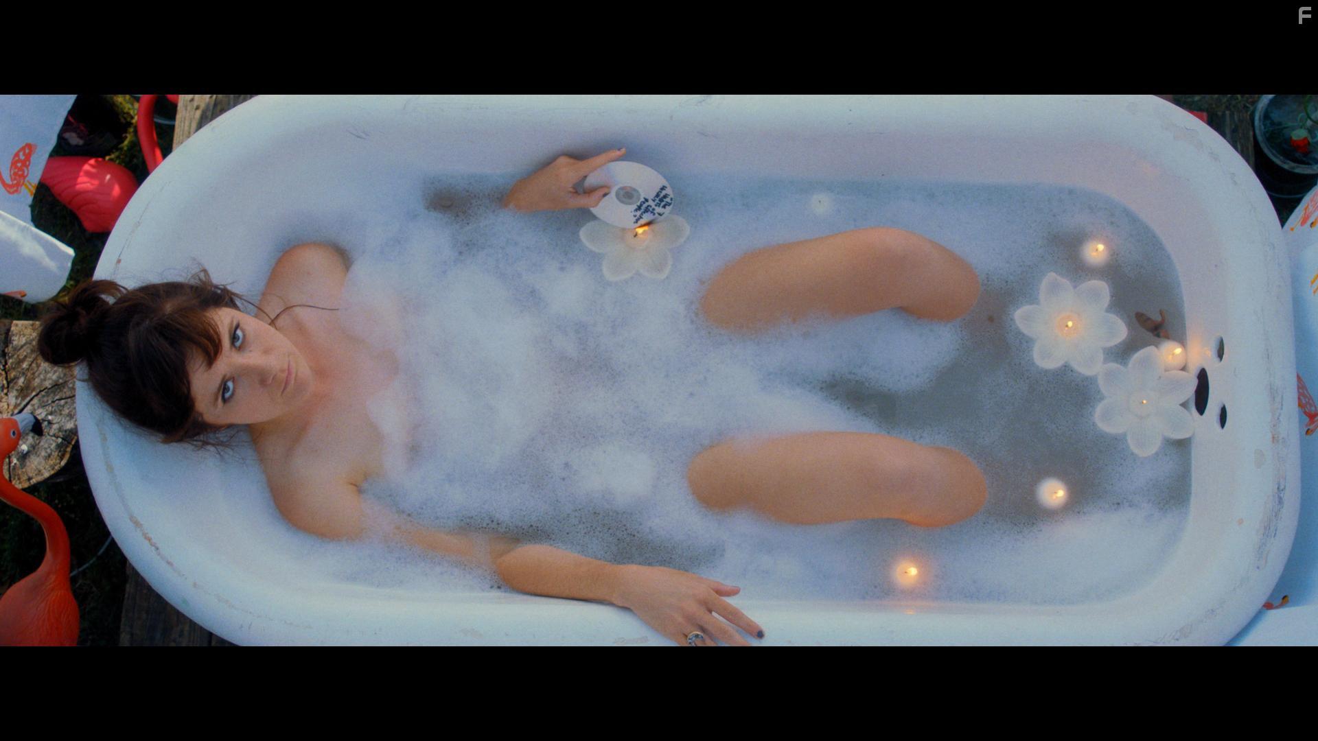 Social Animals (2018)