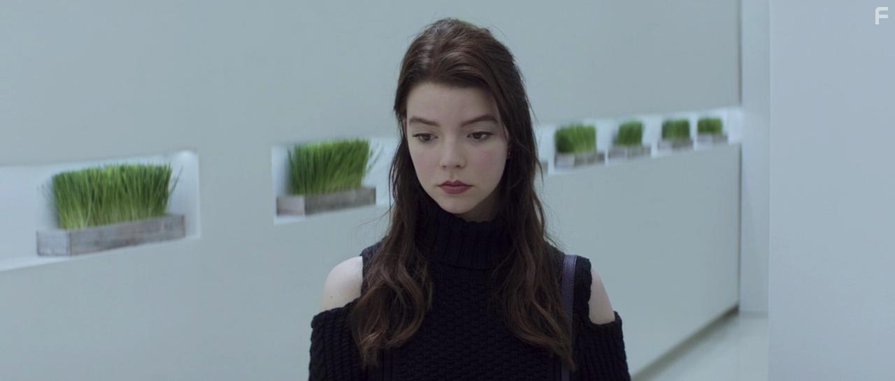 Anya Taylor-Joy in Thoroughbreds (2017)