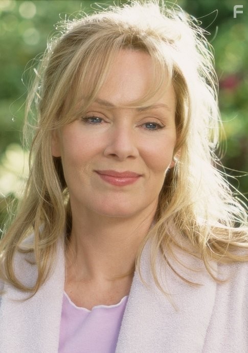 Jean Smart in Дом вверх дном (2003)