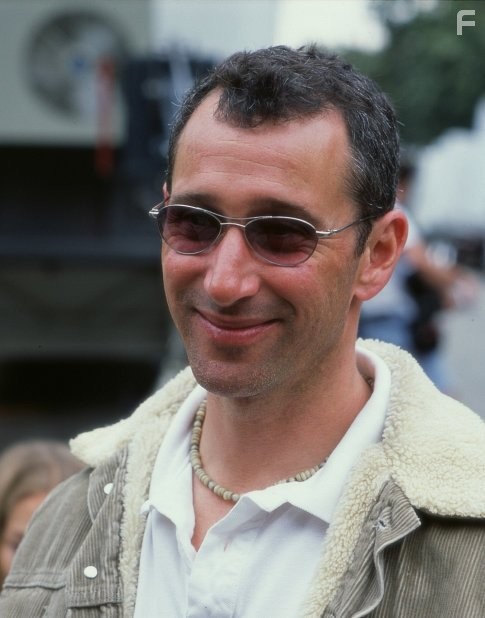 Adam Shankman in Дом вверх дном (2003)