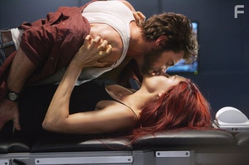 Famke Janssen and Hugh Jackman in Люди Икс: Последняя битва (2006)