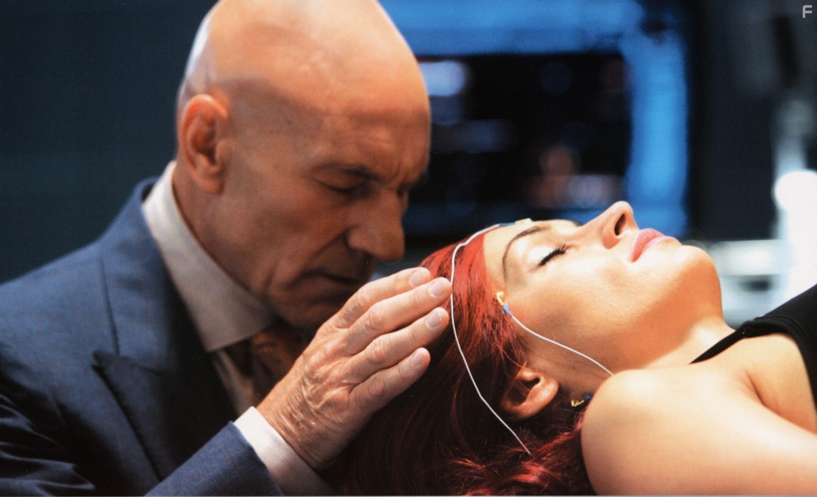 Famke Janssen and Patrick Stewart in Люди Икс: Последняя битва (2006)