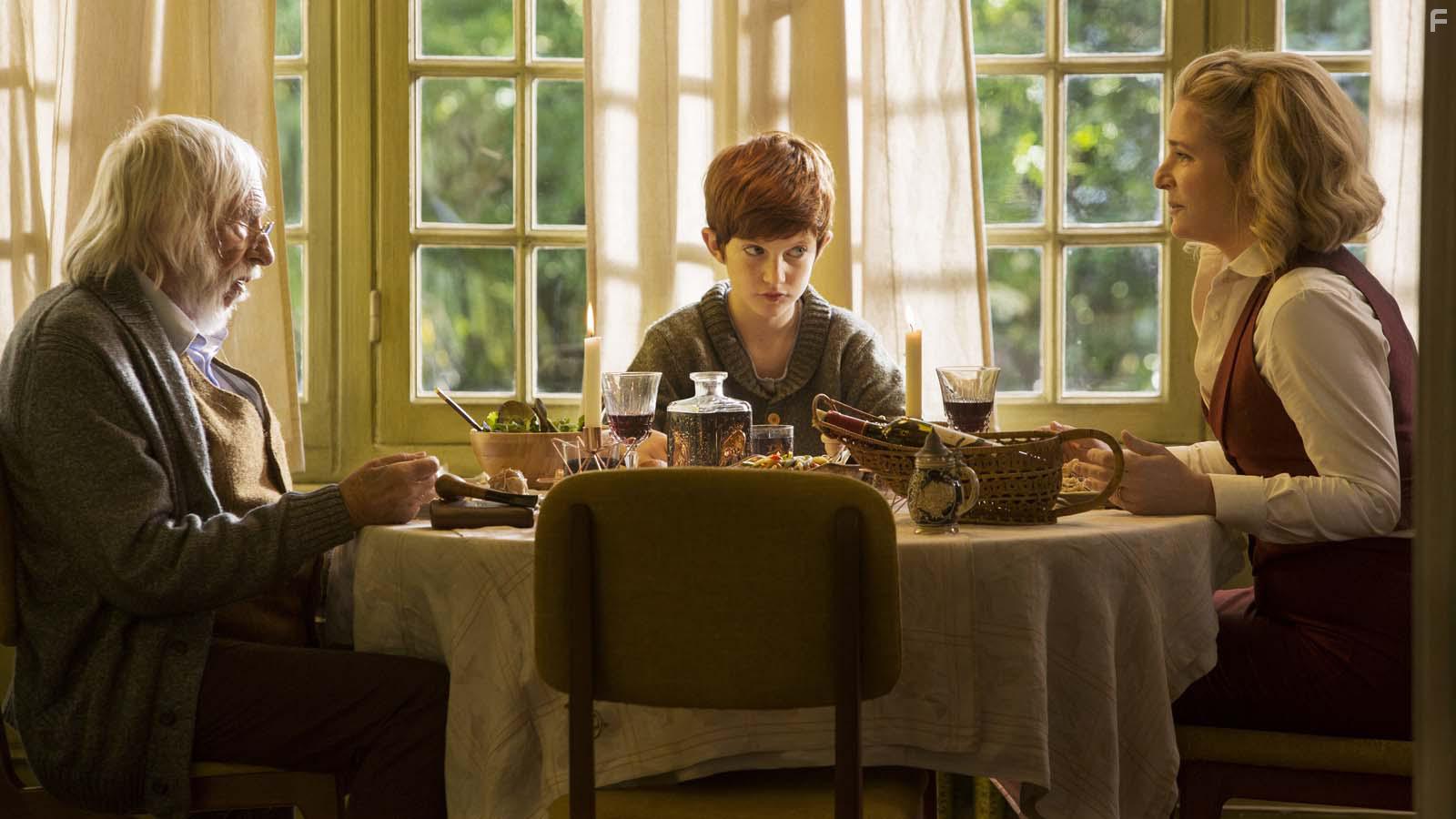 Pierre Richard, Natacha Rgnier, and Sacha Pinault in Le petit Spirou (2017)