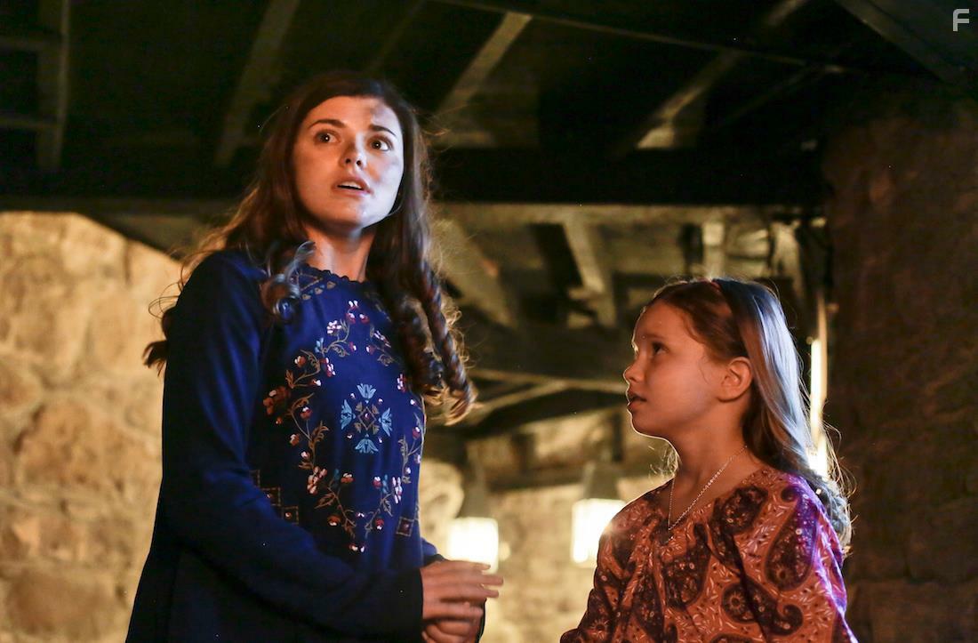 Morgan Obenreder and Violet Hicks in Nanny Killer (2018)