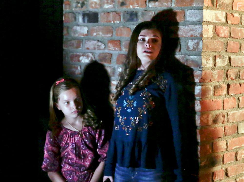 Morgan Obenreder and Violet Hicks in Nanny Killer (2018)