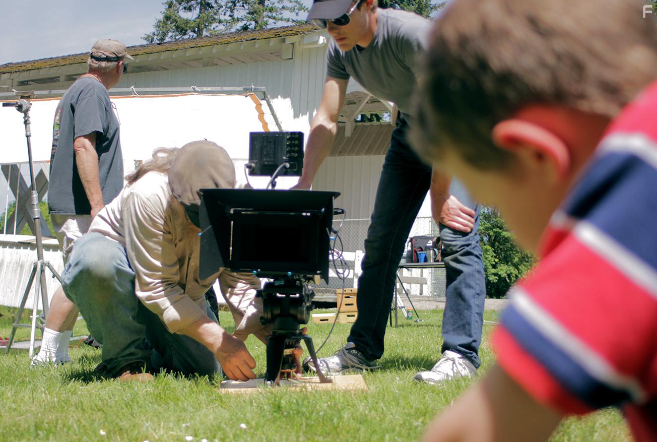 Edward Stiner, Phillip Wade, and Danny O'Donnell in Manifest: The Chryzinium Era (2017)