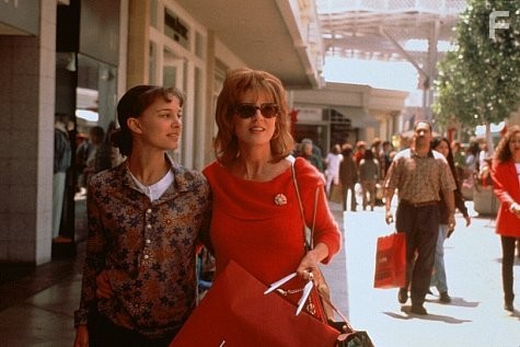 Natalie Portman and Susan Sarandon in Где угодно, только не здесь (1999)
