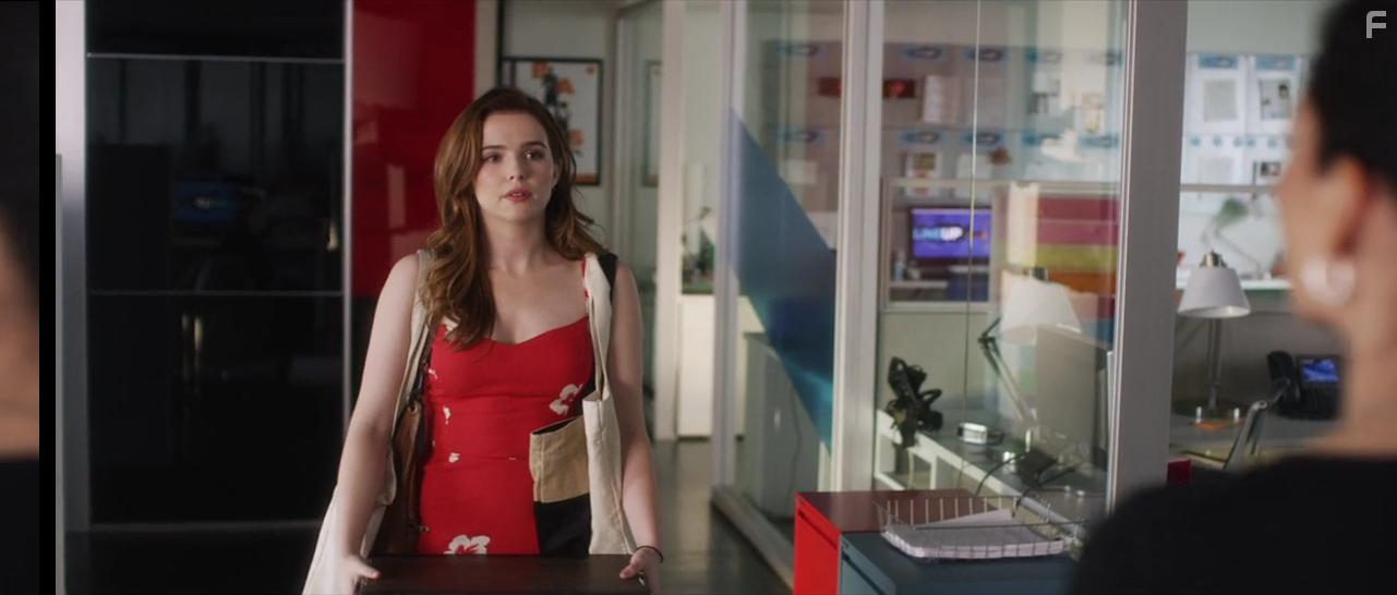 Zoey Deutch in Set It Up (2018)