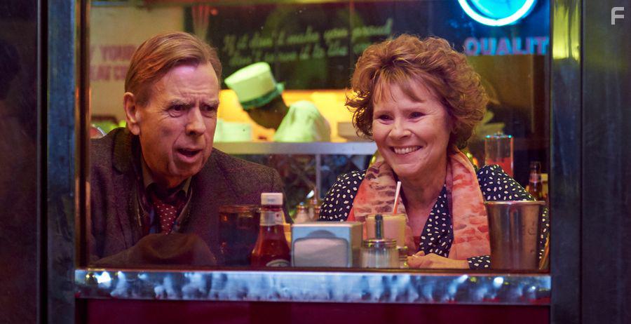 Timothy Spall and Imelda Staunton in Finding Your Feet (2017)