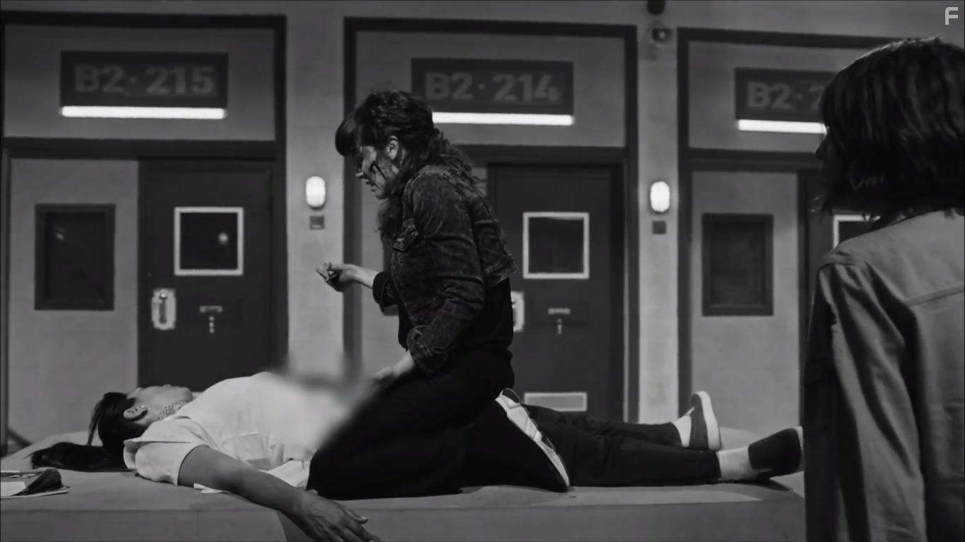 Demet Evgar in Avlu (2018)