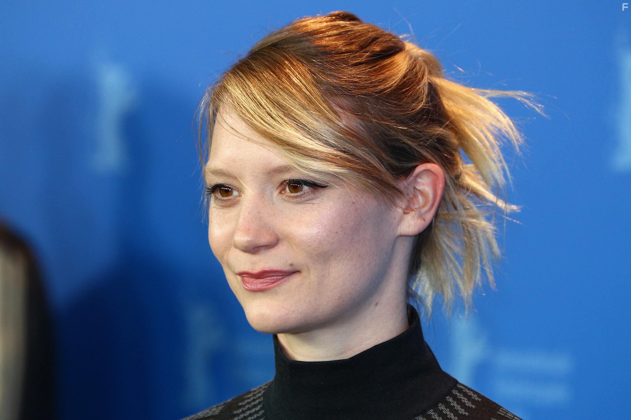Mia Wasikowska at an event for Damsel (2018)
