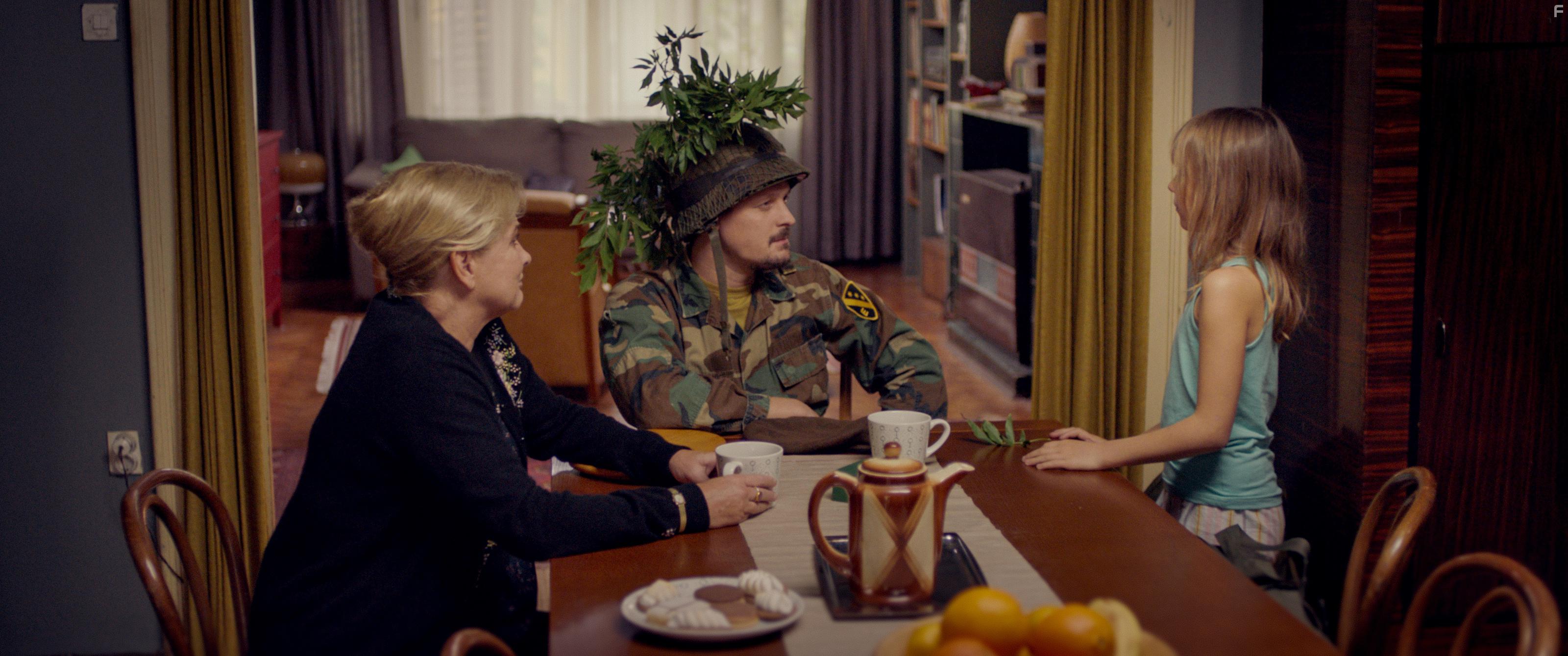 Anneke Blok, Teun Kuilboer, and Celeste Holsheimer in Toen mijn vader een struik werd (2016)