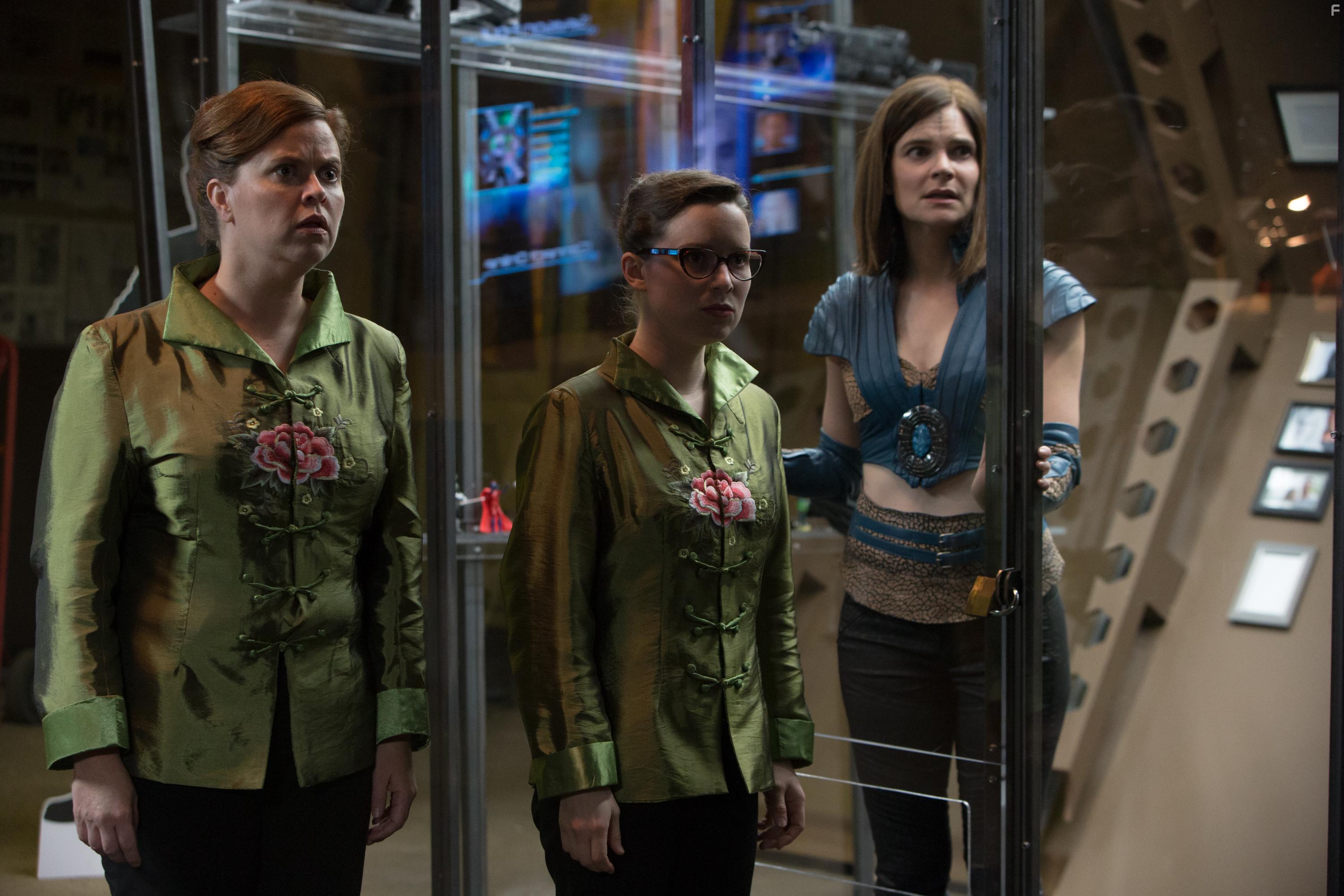 Alison Louder, Betsy Brandt, and Stefanie Drummond in FANatic (2017)