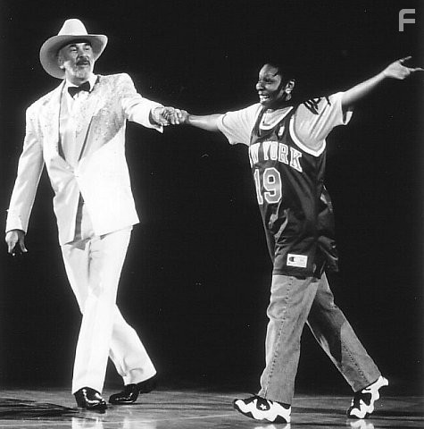 Whoopi Goldberg and Frank Langella in Эдди (1996)