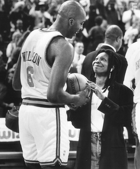 Whoopi Goldberg and John Salley in Эдди (1996)