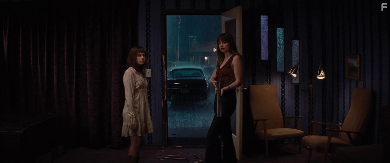 Dakota Johnson and Cailee Spaeny in Bad Times at the El Royale (2018)