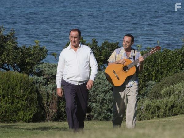 Giovanni Esposito and Toni Servillo in Loro 1 (2018)