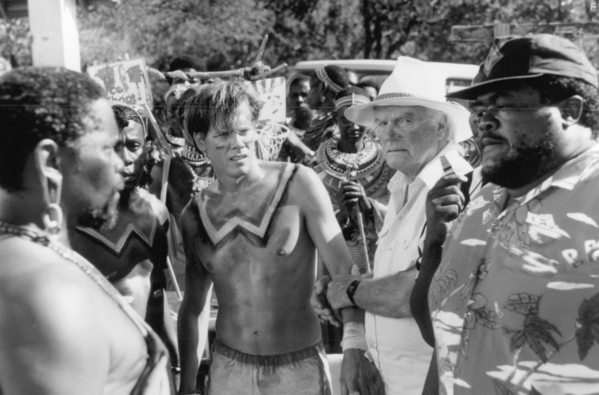 Kevin Bacon and Dennis Patrick in Непобедимый дикарь (1994)