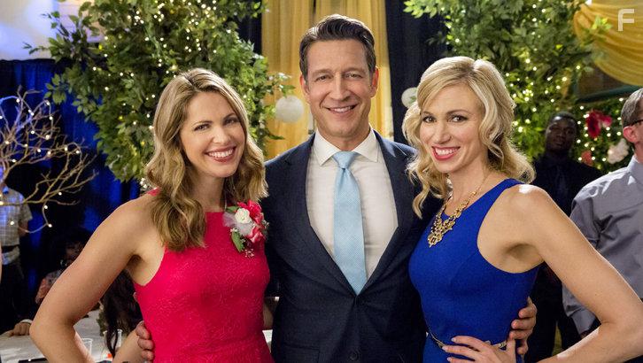 Robert Gant, Debbie Gibson, and Pascale Hutton in Summer of Dreams (2016)