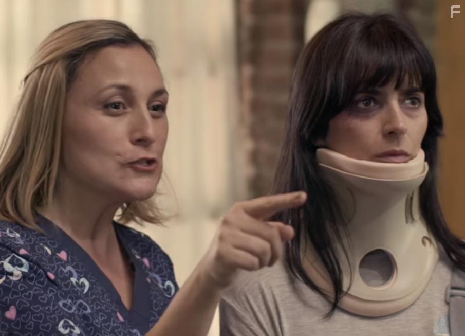 Paz Bascun and Carolina Paulsen in No Estoy Loca (2018)