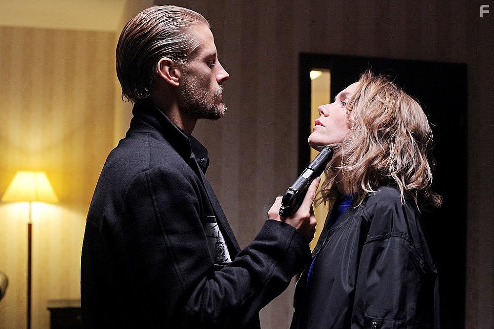 Olga Boladz and Sebastian Fabijanski in Women of Mafia (2018)