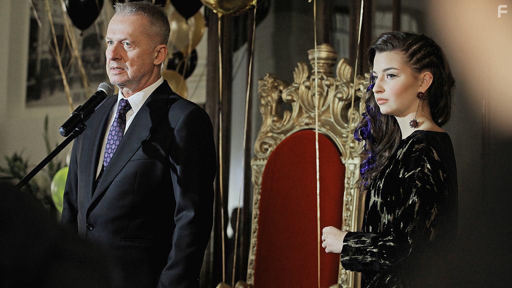 Boguslaw Linda and Julia Wieniawa-Narkiewicz in Women of Mafia (2018)