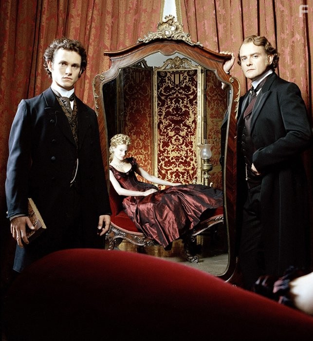 Hugh Bonneville, Hugh Dancy, and Romola Garai in Даниэль Деронда (2002)