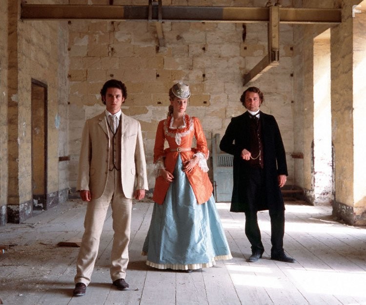 Hugh Bonneville, Hugh Dancy, and Romola Garai in Даниэль Деронда (2002)