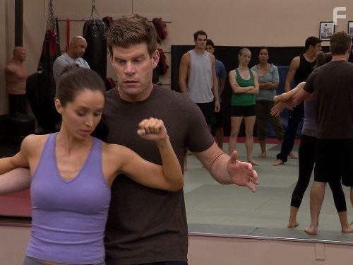 Eliza Dushku and Stephen Rannazzisi in Лига (2009)