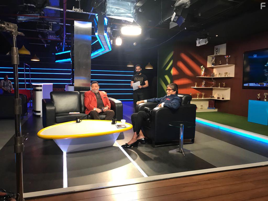 Amitabh Bachchan and Rishi Kapoor in 102 Not Out (2018)