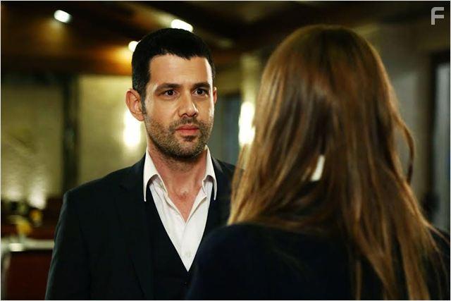 Keremcem and Ezgi Asaroglu in O Hayat Benim (2014)