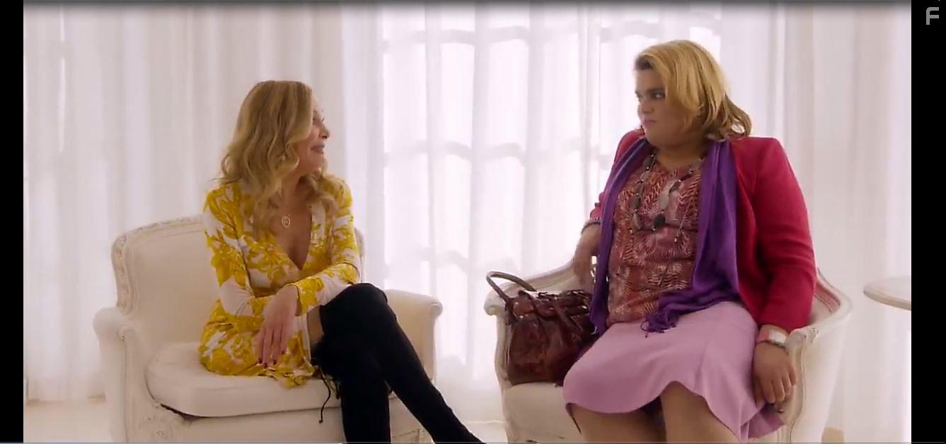 Ana Obregn and Brays Efe in Paquita Salas (2016)