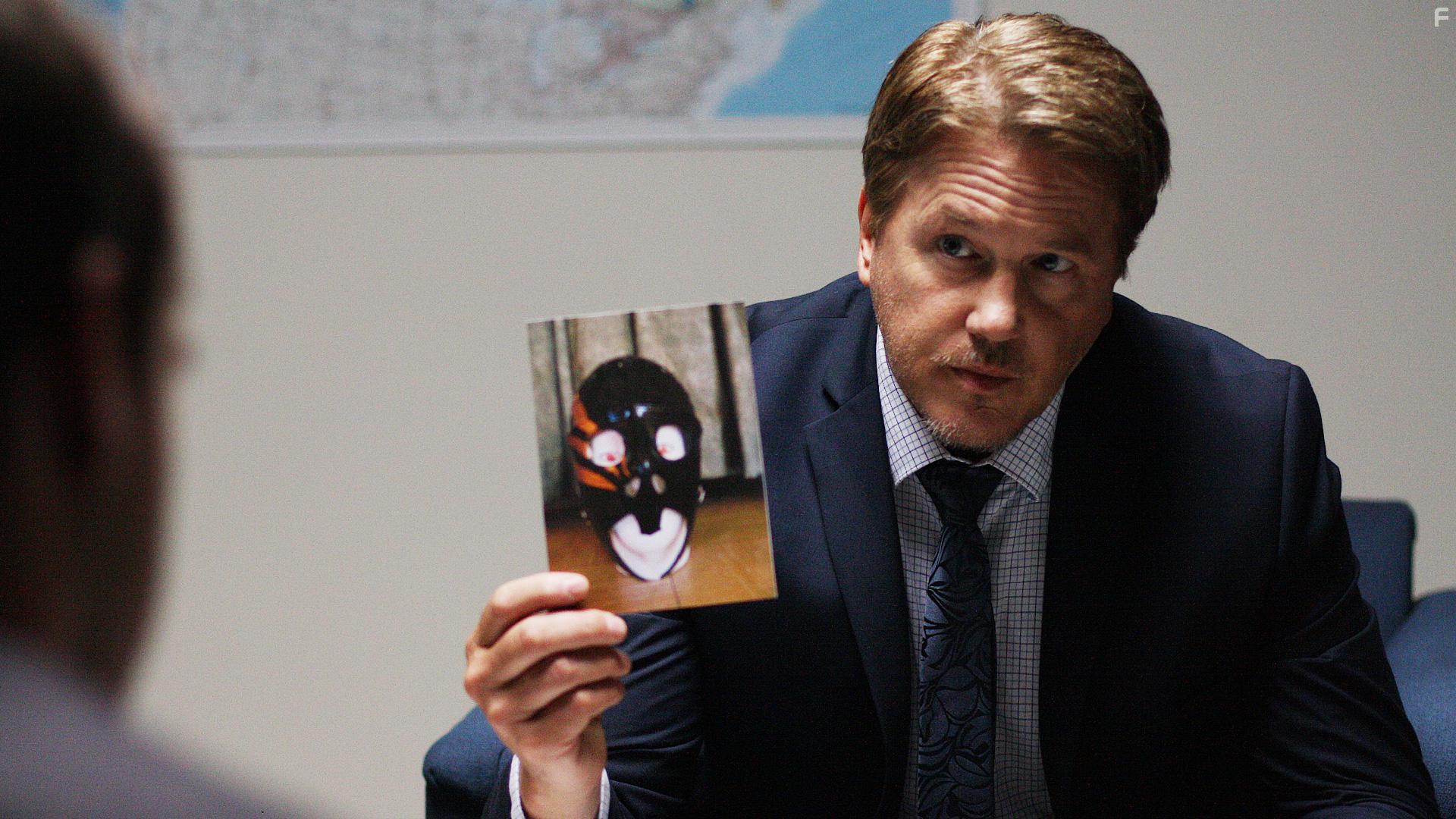 Lochlyn Munro in The Detectives (2018)