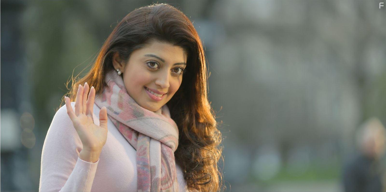 Pranitha in Masss (2015)