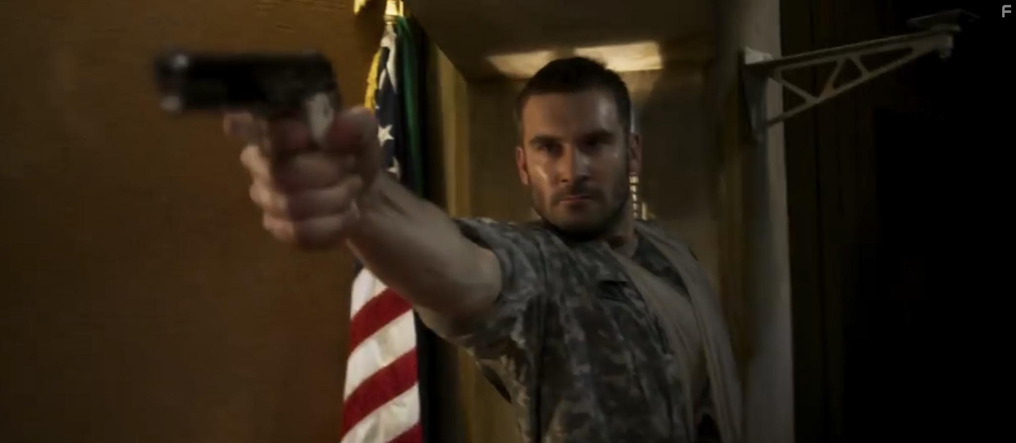 Clive Standen in Patient Zero (2018)