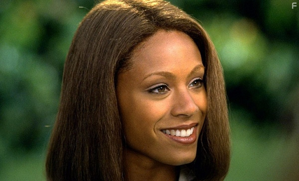 Jada Pinkett Smith in Чoкнутый профессор (1996)