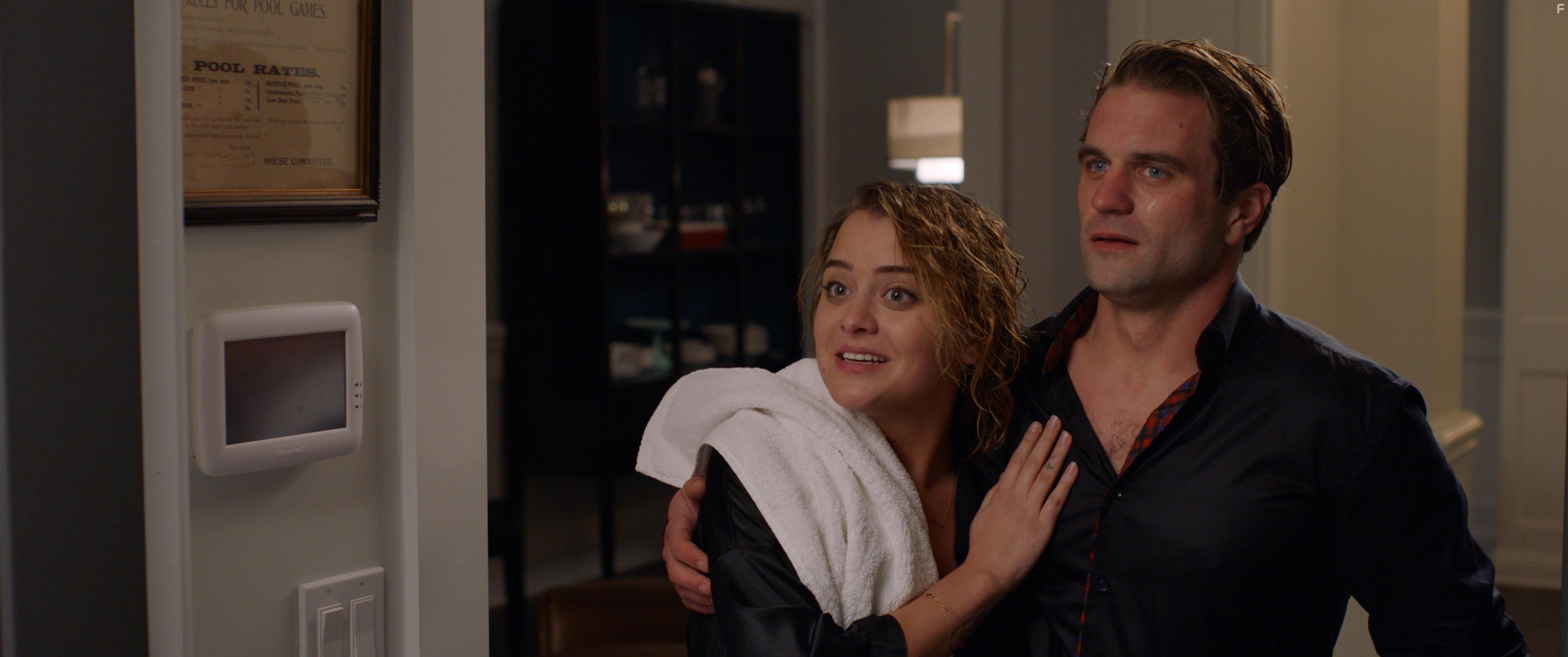 Jordan Hinson and Milo Gibson in Breaking & Exiting (2018)