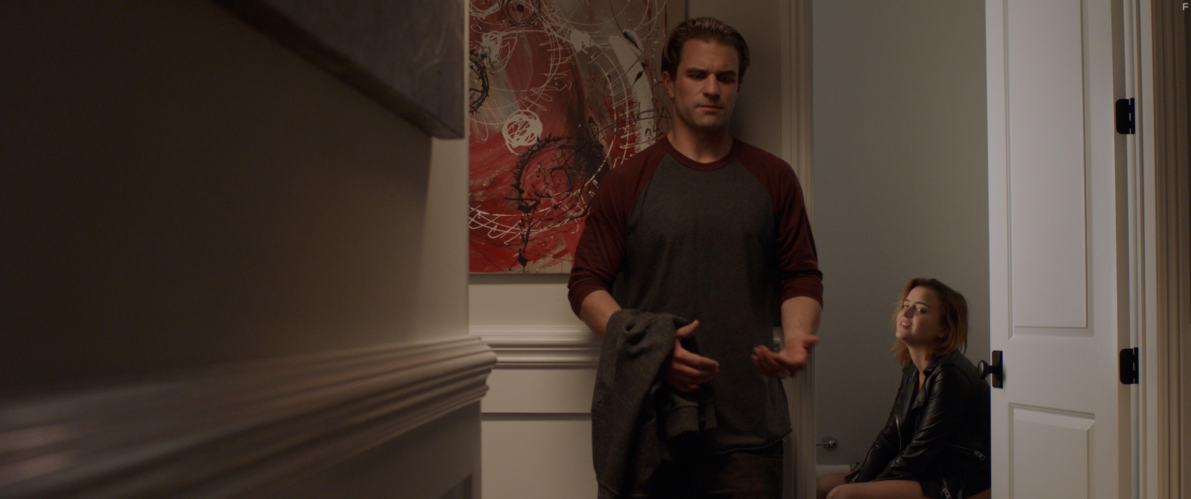 Jordan Hinson and Milo Gibson in Breaking & Exiting (2018)