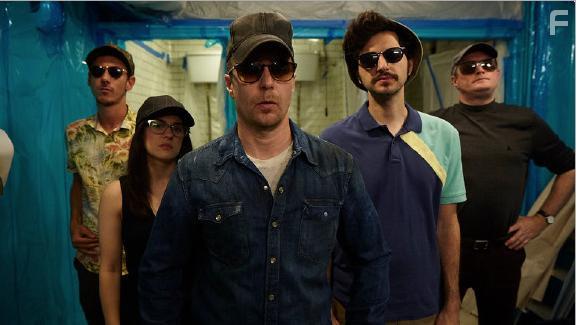 Sam Rockwell, Robin Hellier, Al Weaver, Ben Schwartz, and Phoebe Fox in Blue Iguana (2018)
