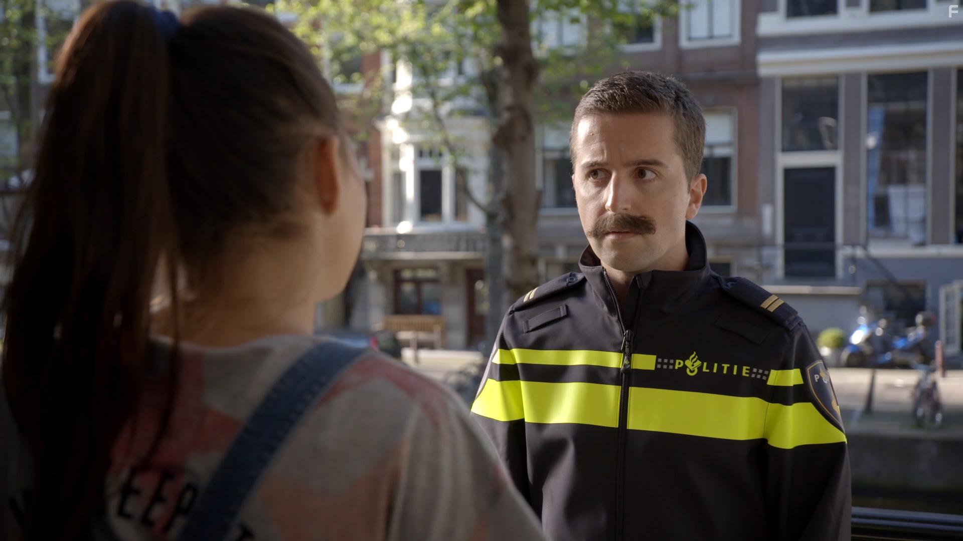 Mark Wijsman and Kyra Isako Smith in Hunter Street (2017)