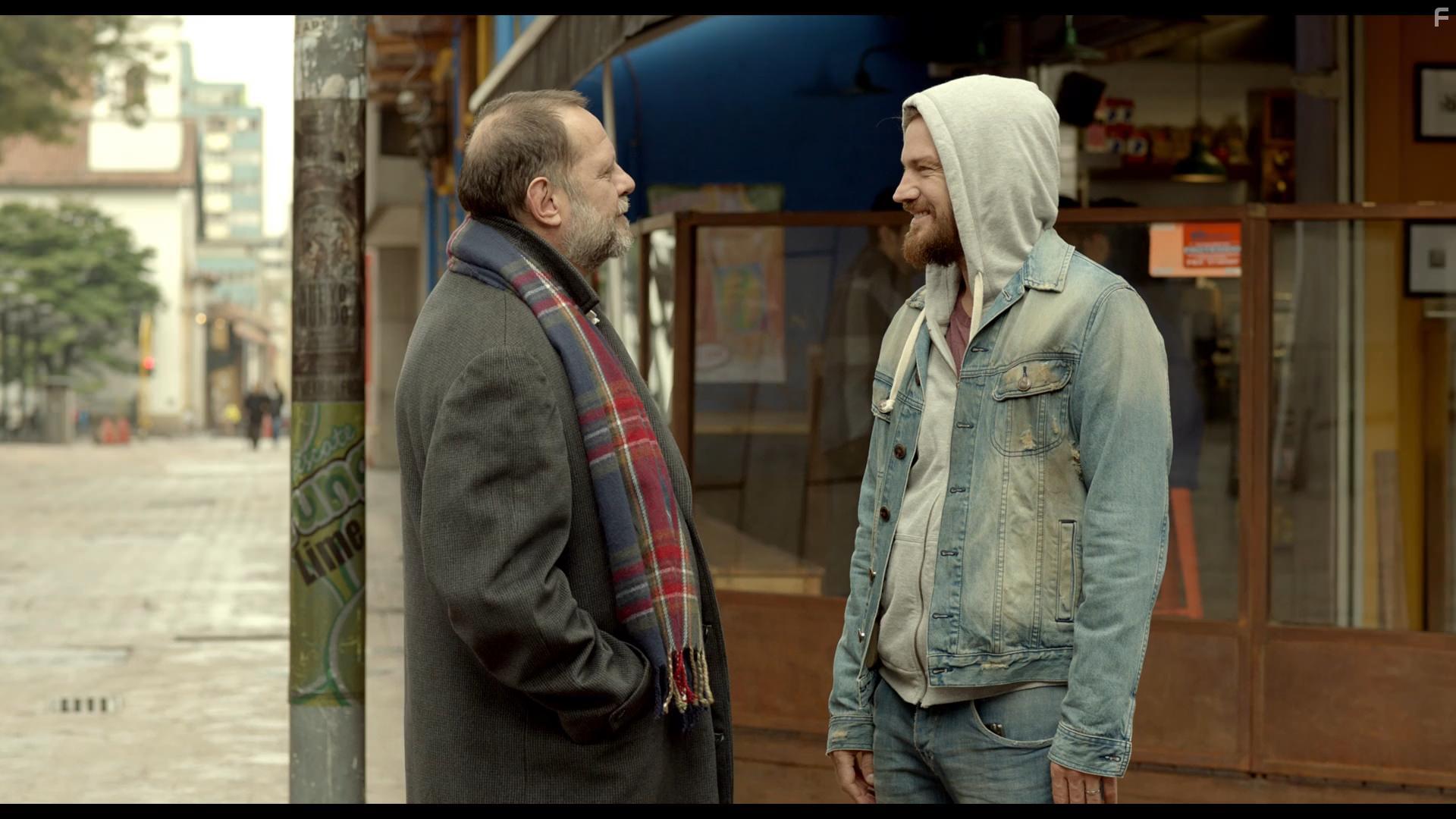 Luis Luque and Guillermo Pfening in Tiempo muerto (2016)