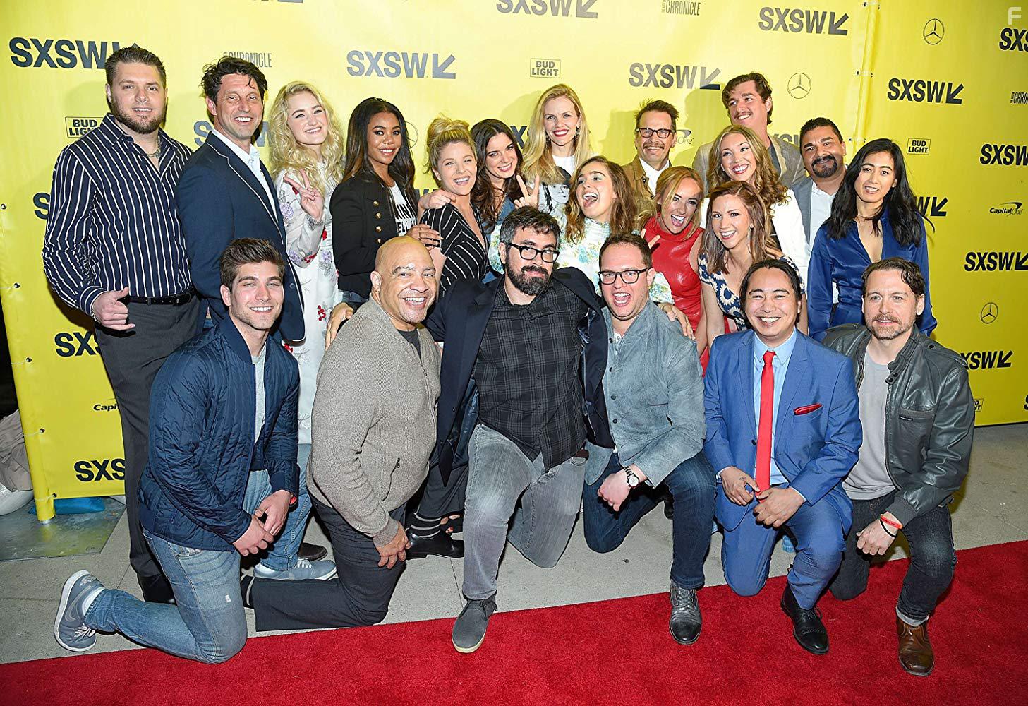 Поддержите девушек