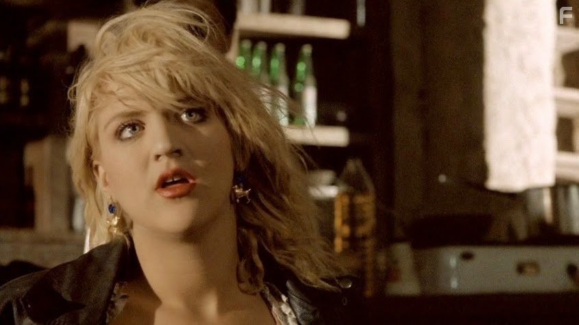 Courtney Love in Прямо в ад (1986)