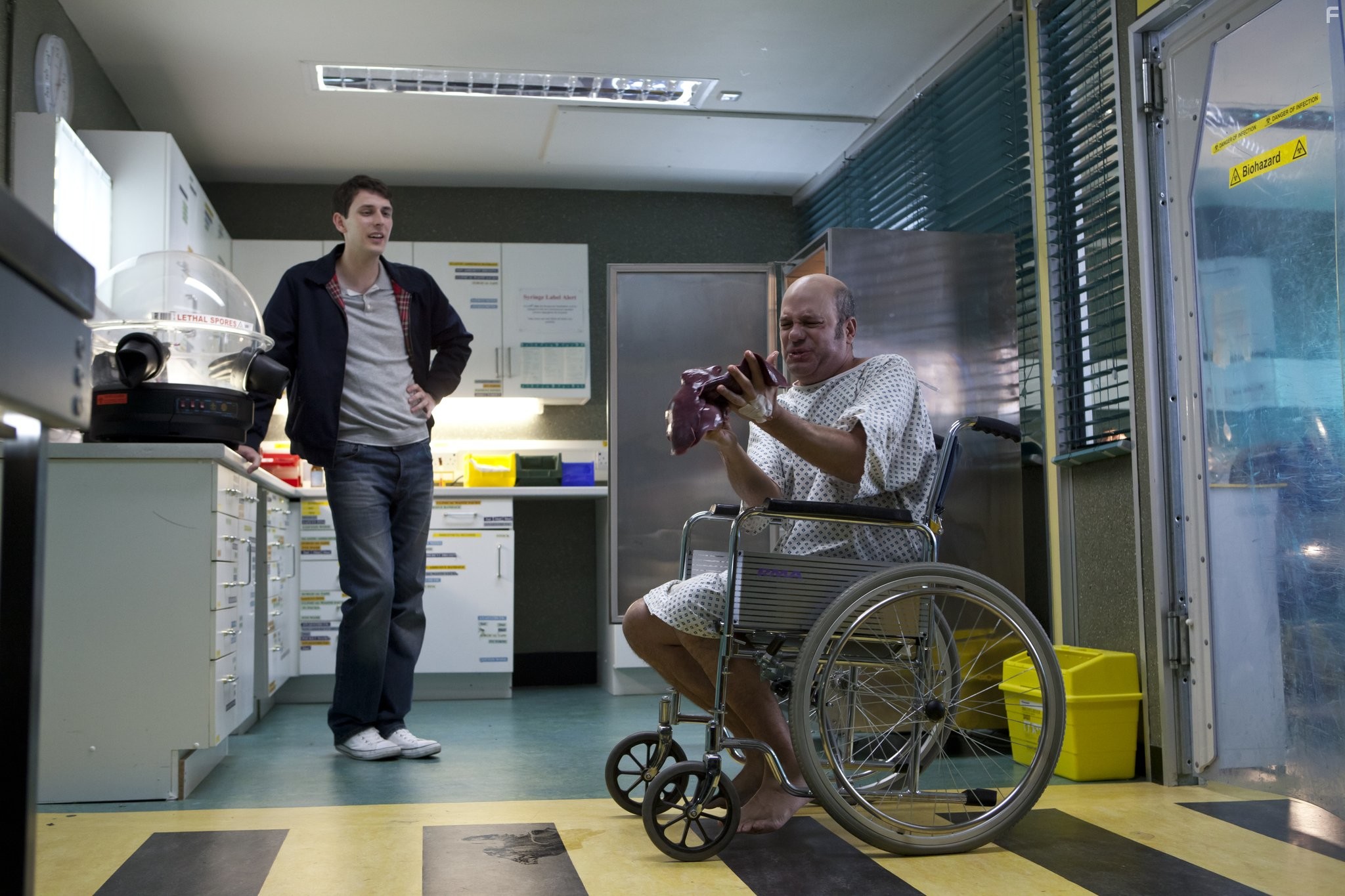David Cross and Blake Harrison in Роковые ошибки Тодда Маргарета (2009)