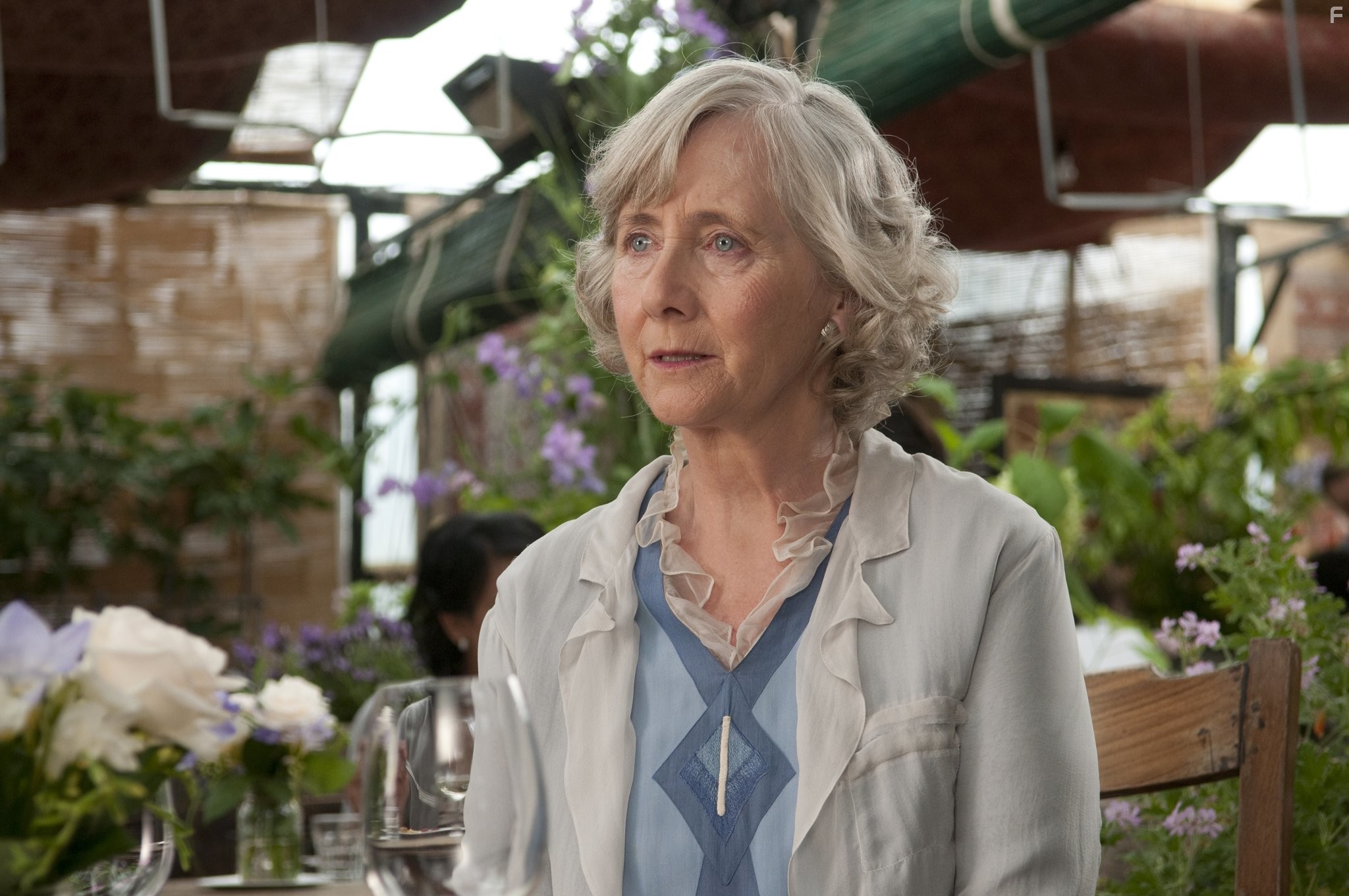 Gemma Jones in Ты встретишь таинственного незнакомца (2010)